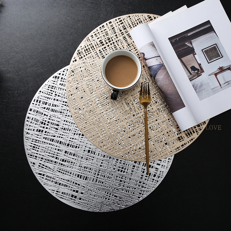 1 PC 38x38 ซม.รอบ PVC Placemat Gold Hot Stamping Hollow ฉนวนกันความร้อน Pad Home Non-Slip ตาราง Part