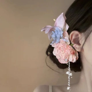 กิ๊บดอกไม้ขนาดเล็กสำหรับผม สร้อยข้อมือประดับเพชร เพิ่มความสวยงามให้ทรงผมของคุณ!