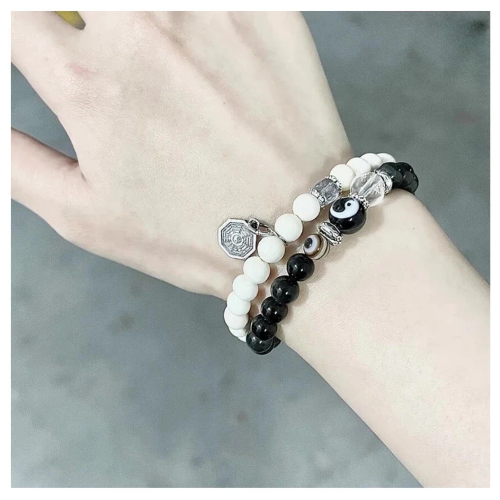 Yin Yang Aesthetic Double Layer Bead Bracelet สร้อยข้อมือแฟชั่นสีดําและสีขาว
