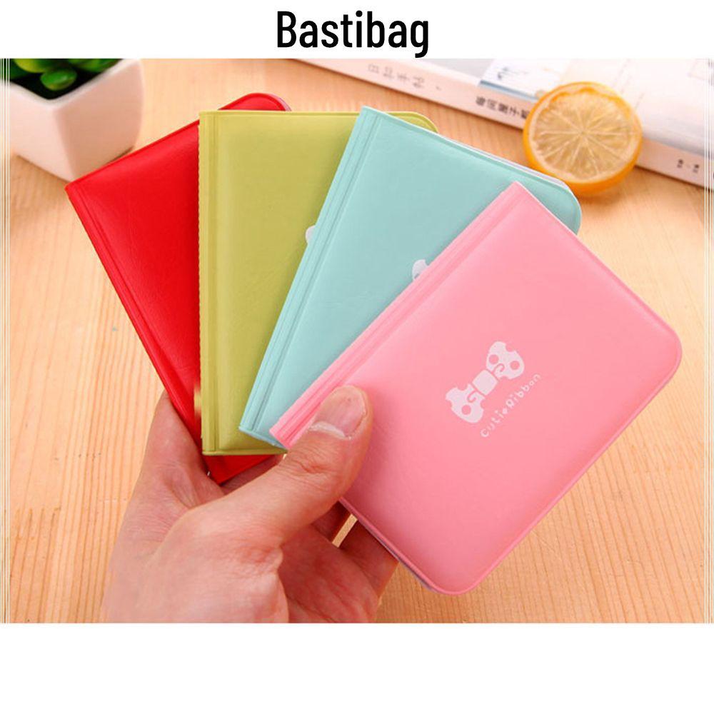 กระเป๋าพกพาสำหรับบัตร 12 ใบ จาก BASTIBAG พร้อมอุปกรณ์จัดเก็บบัตร