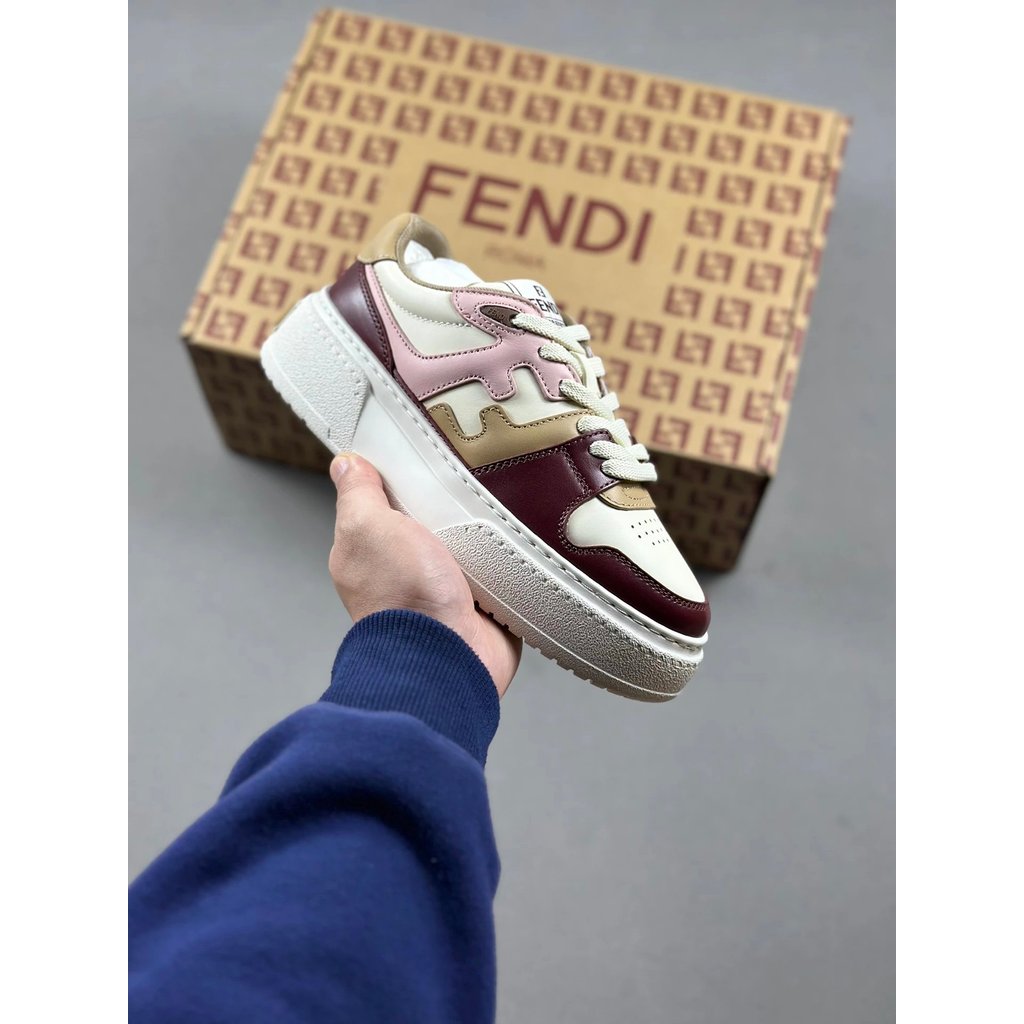 รองเท้าผ้าใบ Fendi Trackเตี้ยหนา แบบ Match Round Toe รองเท้าลำลองสำหรับทุกวัน
