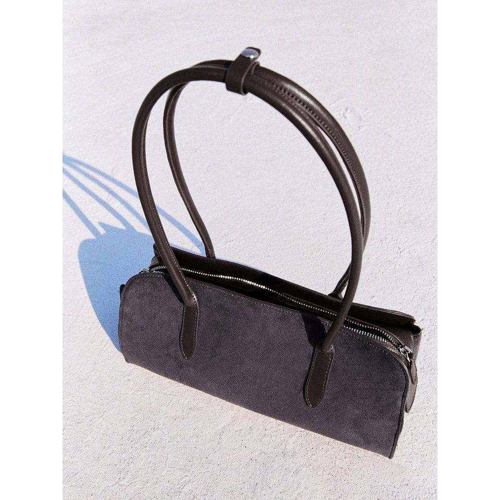 [Pomelo] กระเป๋าสะพายไหล่ทรงสี่เหลี่ยม / Suede Rectangular Shoulder Bag