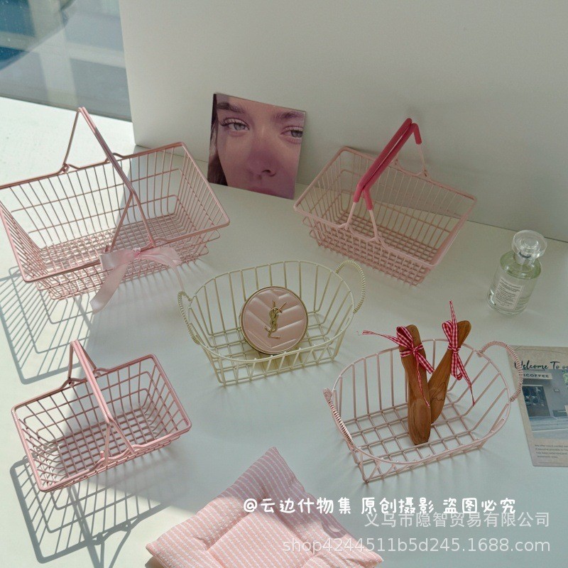 风高颜值铁艺收纳篮迷你购物篮拍照道具少女心桌面杂物整理篮3.20Stylish and Attractive Iron Storage Basket, Mini Shopp Basket, Photo