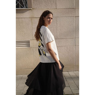 H&M(เอชแอนด์เอ็ม) เสื้อยืดตกแต่งแอปพลิเค้ ผู้หญิง 1329550_1