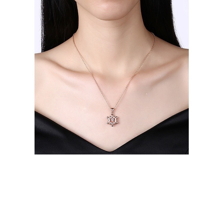 สร้อยคอจี้เกล็ดหิมะชุบทองกุหลาบพร้อมลูกบาศก์สีขาวเซอร์โคเนีย-โซ่เครื่องประดับสตรีที่สง่างาม, การออกแ