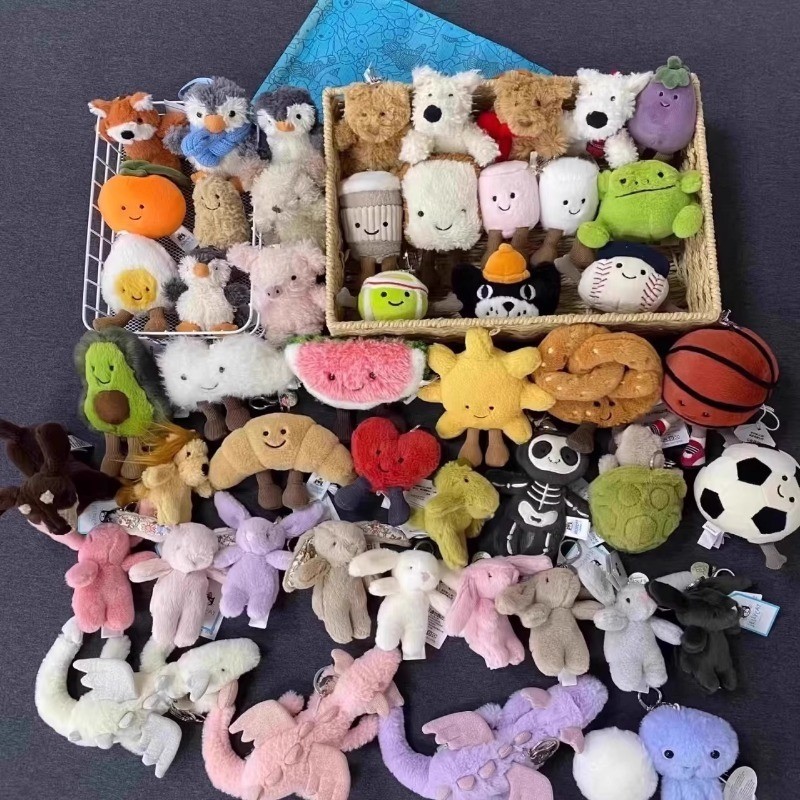 Siro Bear Penguin Bunny จี้ตุ๊กตาน่ารัก West Highland มังกรบินน้อย Soothing Healing Ragdoll ตุ๊กตาเด็ก Dachshund พวงกุญแจตกแต่งกระเป๋านักเรียน ของขวัญวันเกิด วาเลนไทน์