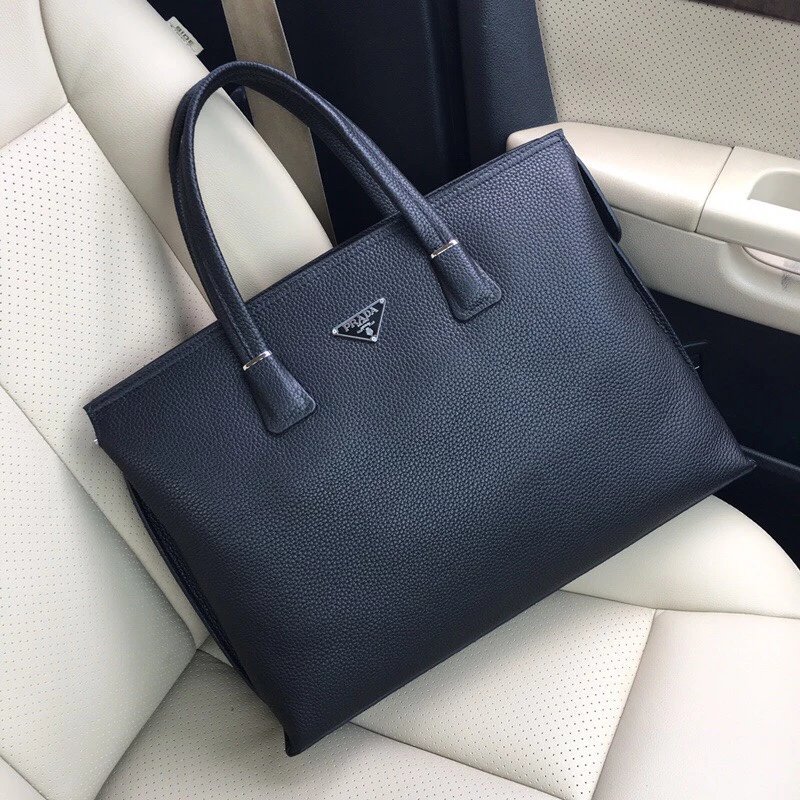 PRADA กระเป๋าถือสไตล์ใหม่กระเป๋าผู้ชายมาถึง