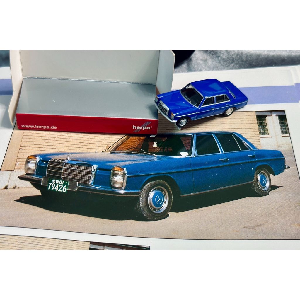 He hepra 1: 87 Mercedes-Benz W114 240D ด้านเดียวตัวถังมีสีบิน หากสนใจ < I Want} มาแชทกับฉันส่วนตัว~