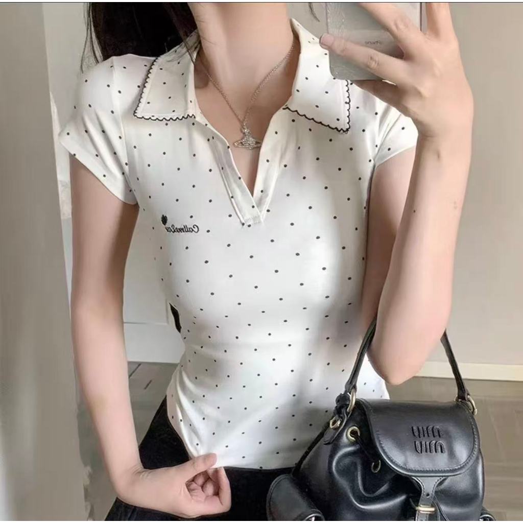 Q-250 สไตล์อเมริกันวินเทจสีขาวเวฟจุดโปโลคอ แขนสั้นเสื้อยืดผู้หญิงบางพอดีแสดงผอมหวานร้อนด้าน บน Women's Clothing