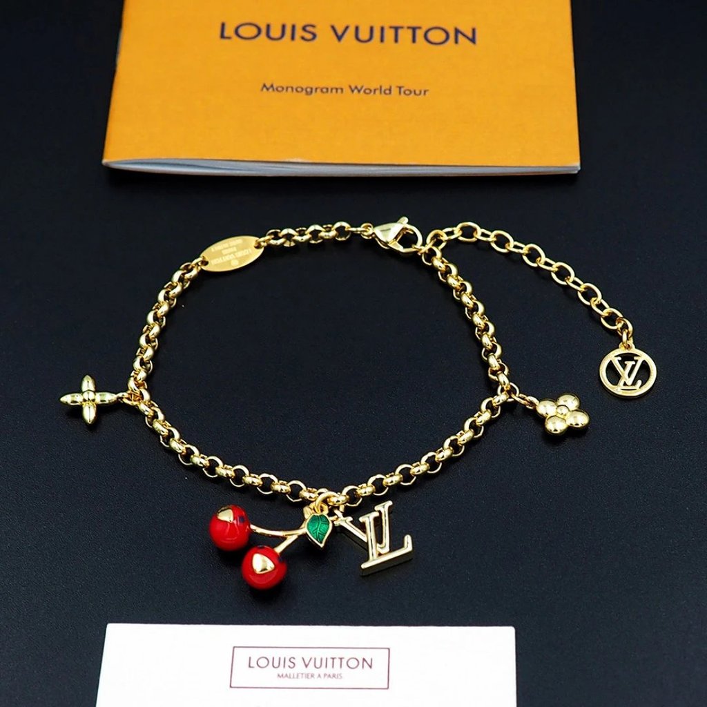 สร้อยข้อมือLouis Vuitton สไตล์เรียบหรู