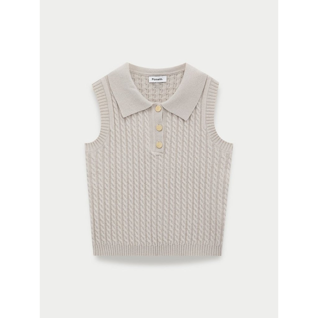 [Pomelo] เสื้อกั๊กไหมพรมแขนกุดมีปกโปโลแต่งสาบกระดุม / Sleeveless Polo Collar Cable Knit Vest