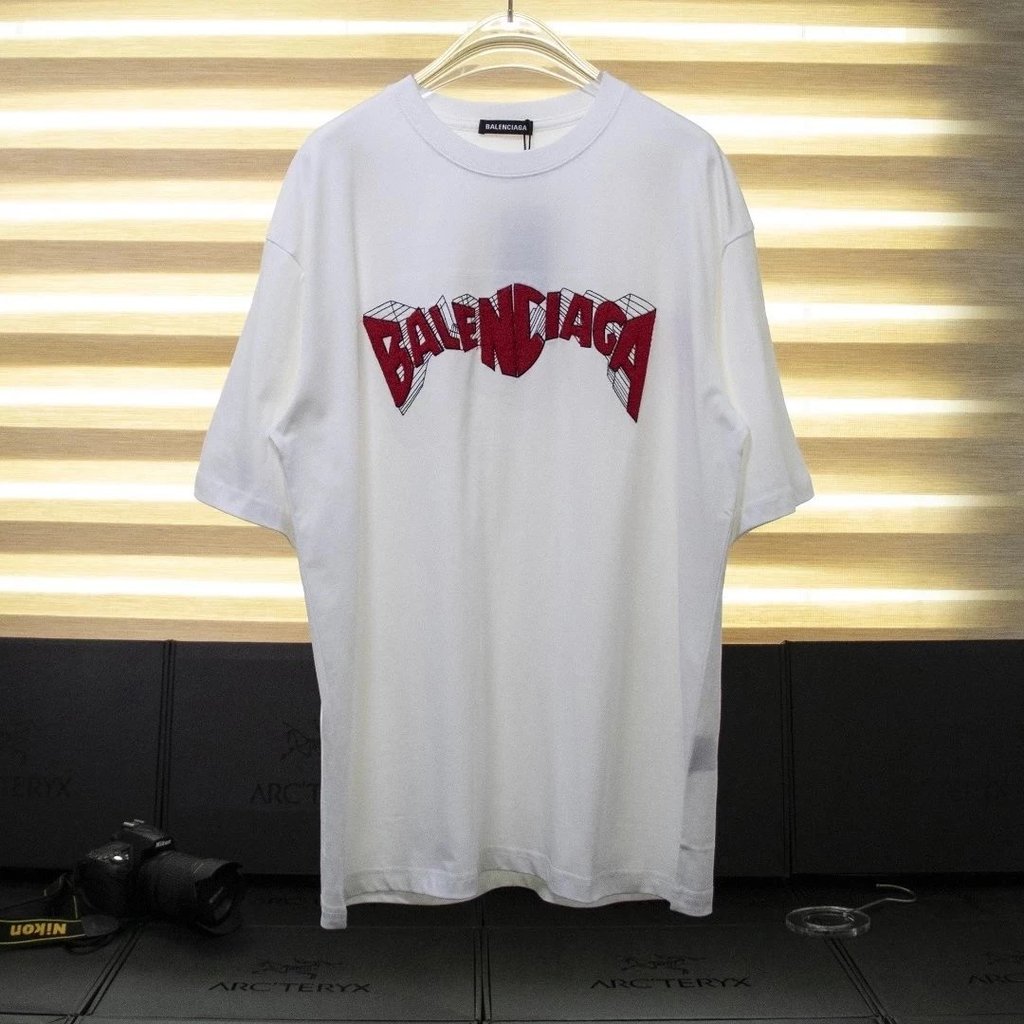 Bale * nca * ga สามมิติตัวอักษรค้างคาวแขนสั้นเสื้อยืดครึ่งแขน tee 2024ss สไตล์ใหม่ขนาดใหญ่รุ่น 3D สา