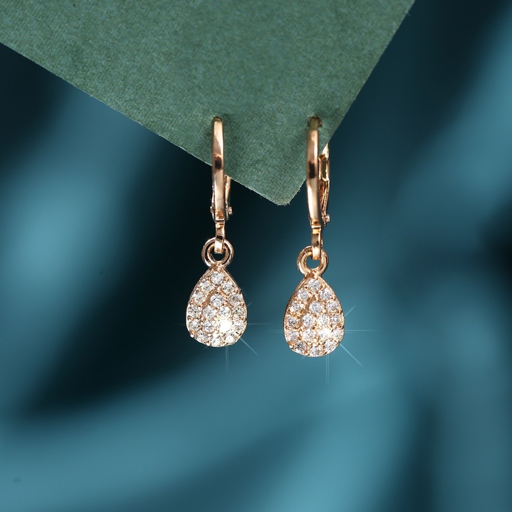 ต่างหูผู้หญิงเกาหลี Luxury Teardrop Diamond Stud ต่างหูแฟชั่นอุปกรณ์เสริม Earing Elegant SENSEN ACC