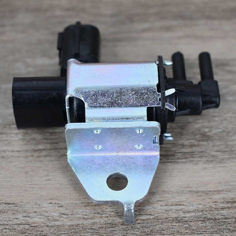 โซลินอยด์วาล์วควบคุม P1800 K5T46673 14955-8J10A 149558J10A สําหรับ Nissan VIAS UJ8L