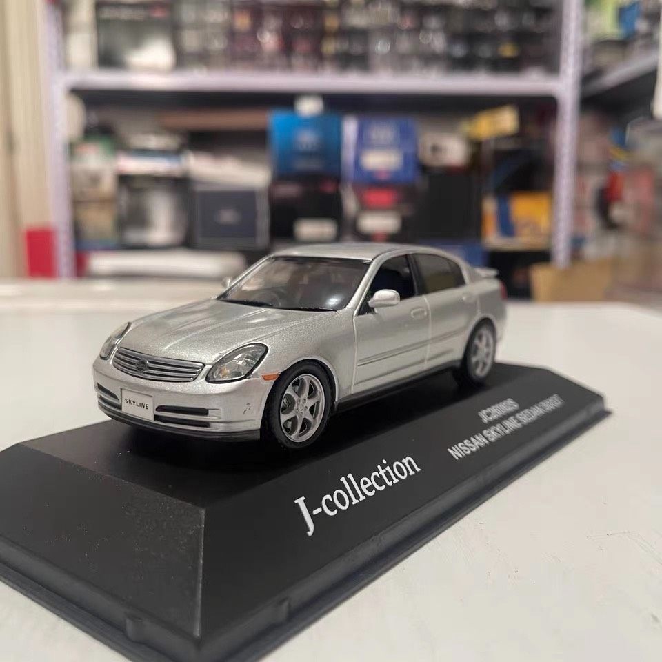 1: 43 JC Jingshang Nissan Nissan Skyline Sedan 300GT รถรุ่นเงิน