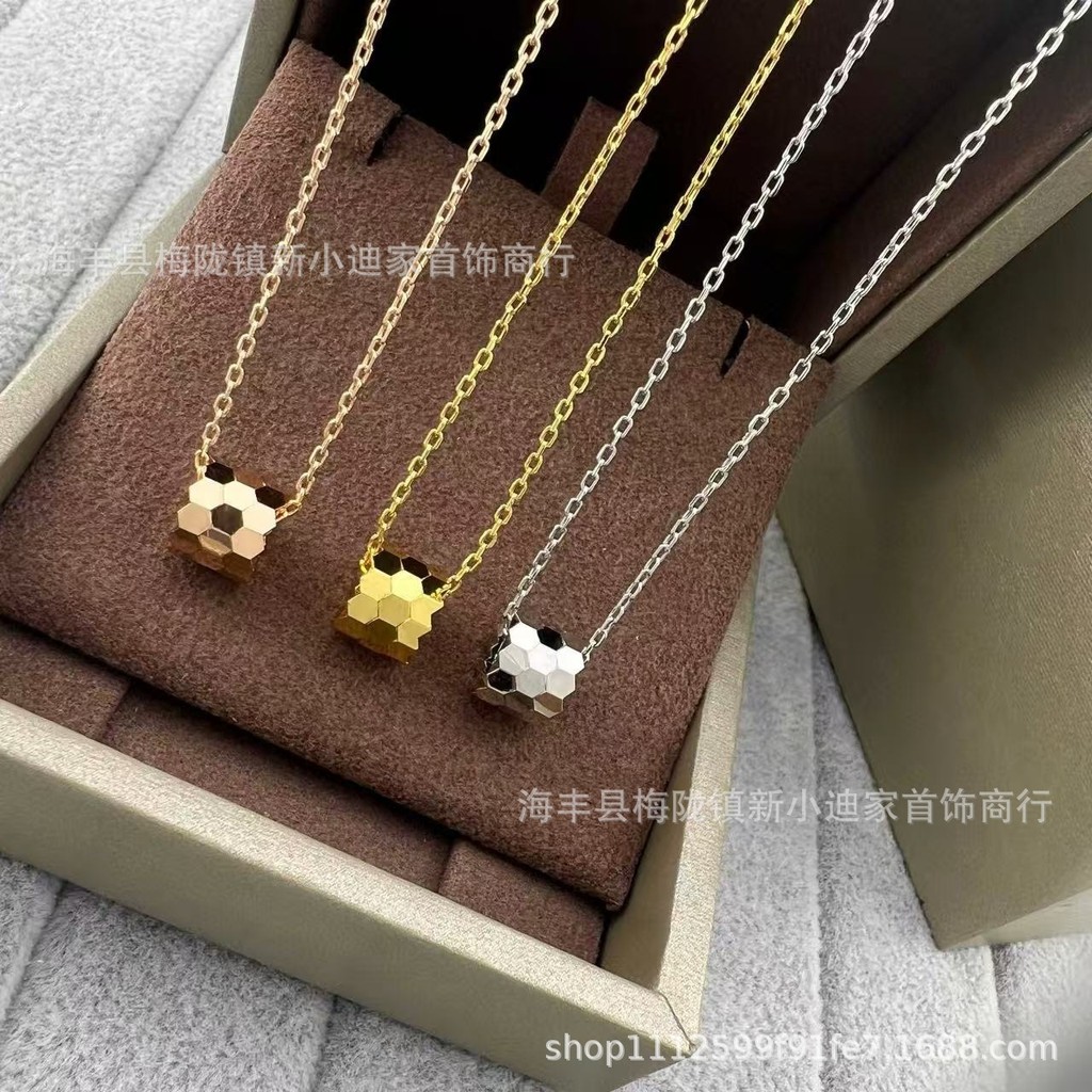สร้อยคอมีลวดลายรังผึ้ง 7OLY V แบบหกเหลี่ยม ขนาดพอดีเส้นเอว สไตล์GoldและRose Gold 18K
