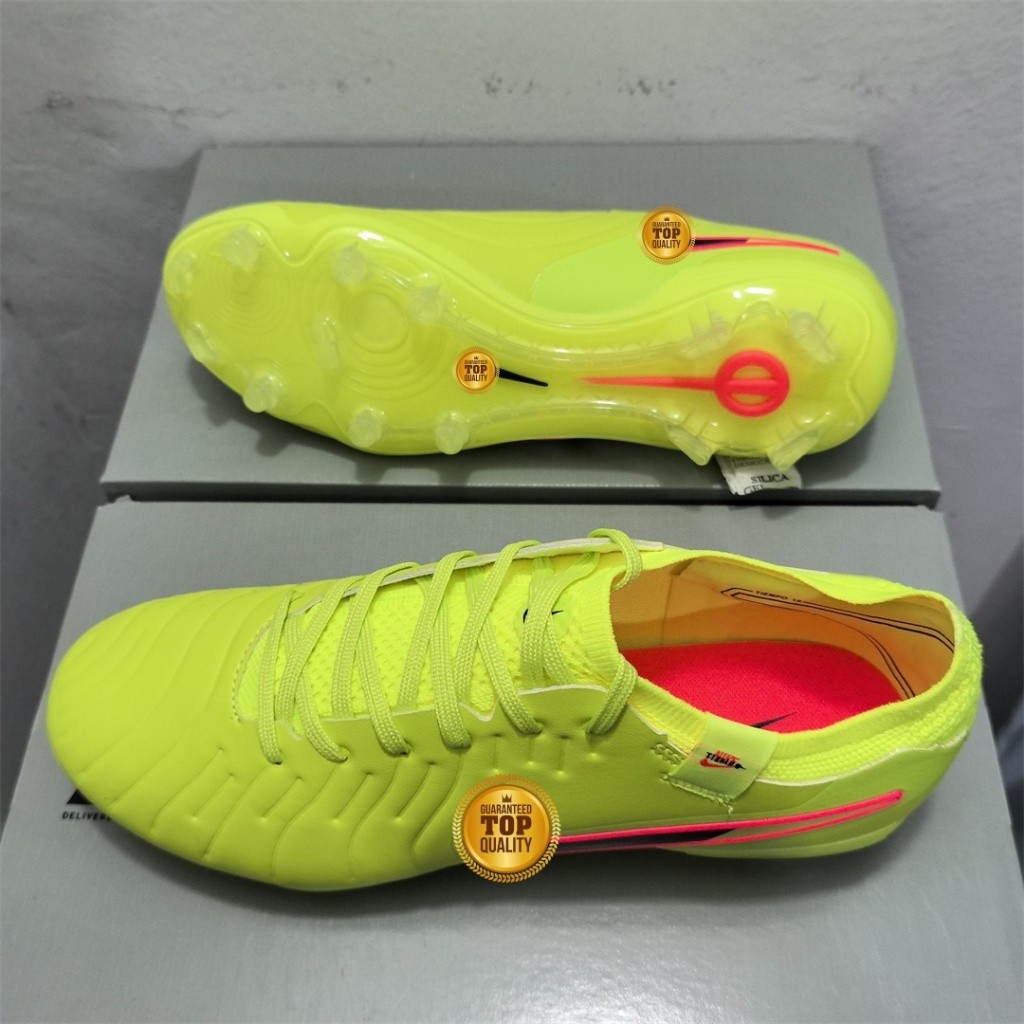 รองเท้าฟุตบอลสำหรับผู้ชาย ไซส์ 39-45 สีเหลืองทนทาน เหมาะสำหรับใช้งานกลางแจ้ง