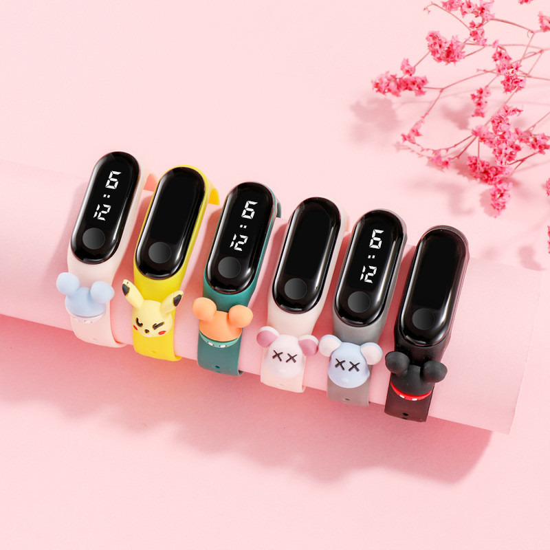 好物推荐 现货kids' watch新款防水卡通儿童手表米白灯LED电子手表公仔手环手表小学生运动Kids' watch new waterproofwukj