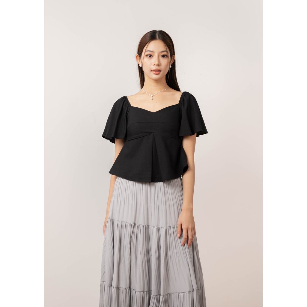 Aris Pleated Flutter Top สีดํา