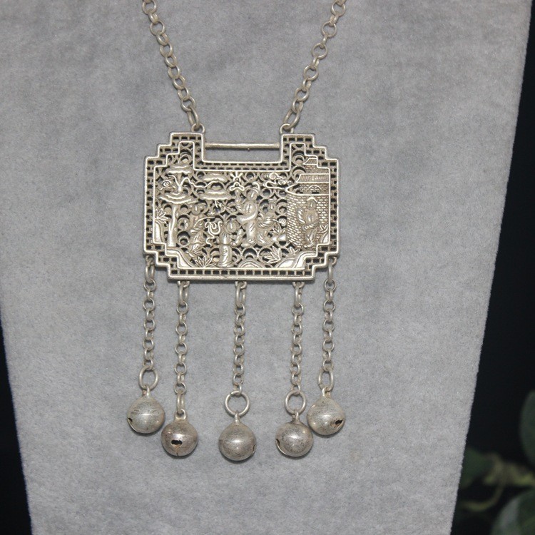 ยอดนิยม! สร้อยคอนำเสนอการออกแบบตามราชวงศ์หมิงคลาสสิก สีขาวของทองแดงแกะสลักโบราณ พร้อมหนังสือภาพขยายข