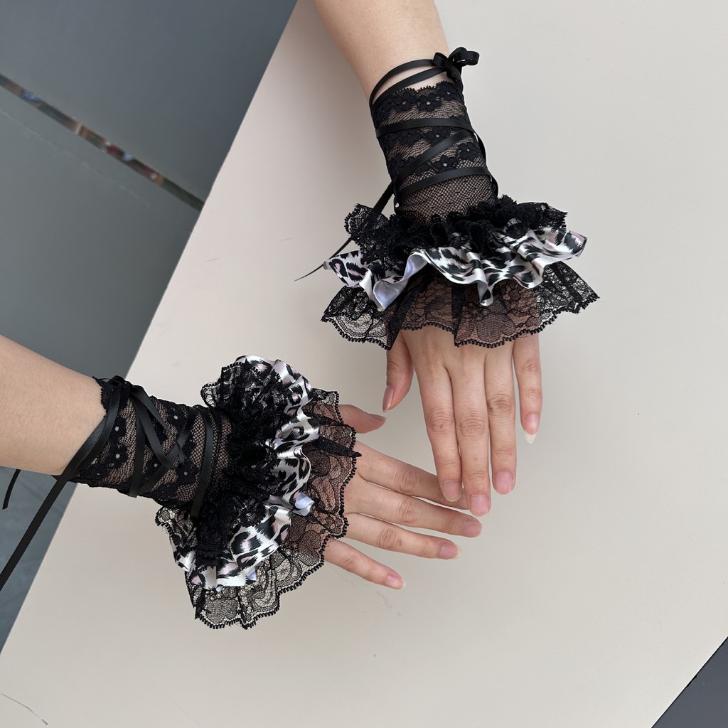 Lolita Lolita ถุงมือสีดําแม่ชีลูกไม้ผ้ากอซโบว์แขน Gothic ตกแต่งแขน cos