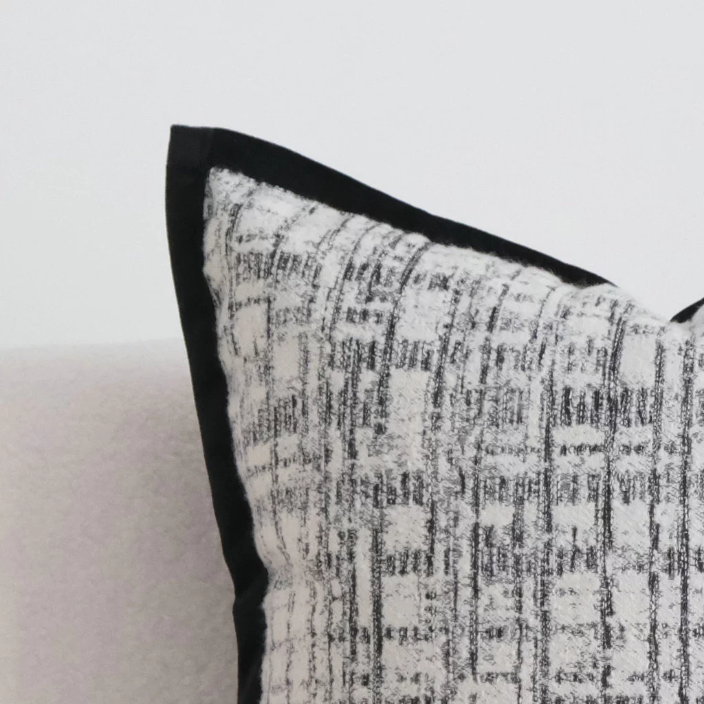 ปลอกหมอน Jacquard Chenille สองด้าน สีดำ thumbnail 5