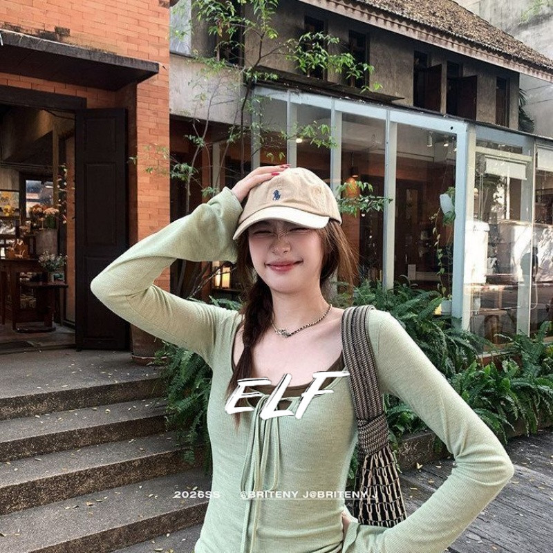 เสื้อยืดแขนยาวผูกเชือกและเสื้อกั๊กสไตล์สำหรับฤดูใบไม้ผลิ