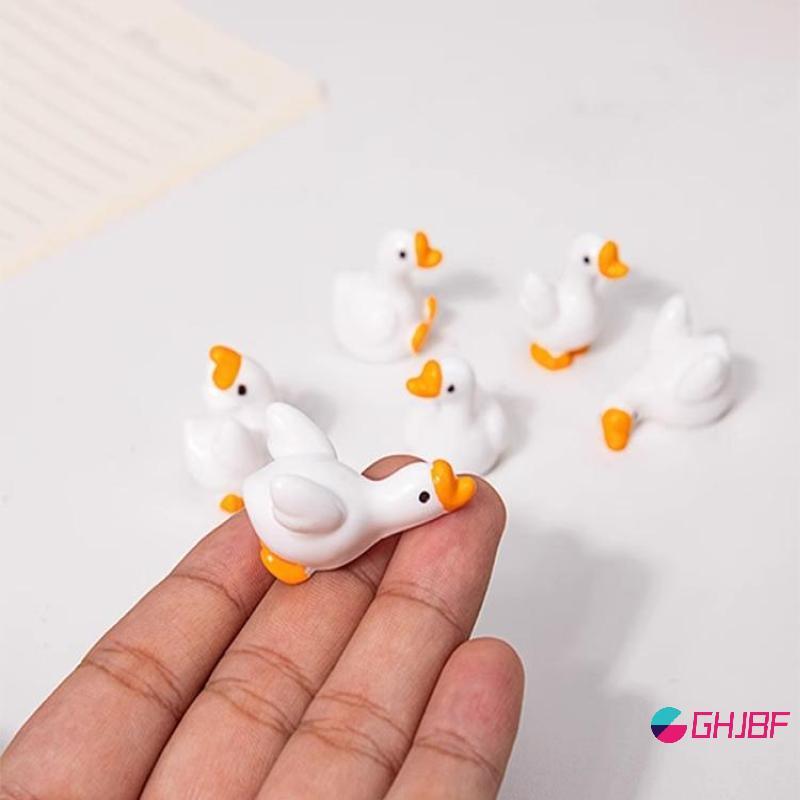 GHJBF] 6PCS น่ารักเครื่องประดับรถยนต์การ์ตูนเรซิ่น Big White Goose รุ่นรถคอนโซลกลางตกแต่ง Auto ภายใน