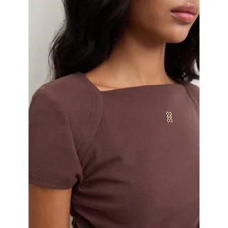 [Pomelo] เสื้อยืดคอเหลี่ยม / Square Neck Tee