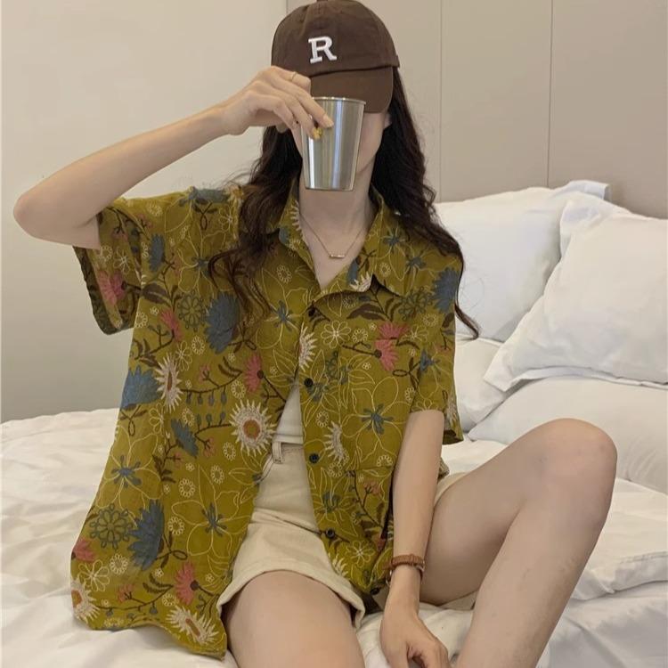 Red Berry เสื้อสงกรานต์2026 เสื้อฮาวายลายดอก ผ้าไหมอิตาลี กระดุมหน้า เนื้อผ้าเย็นลื่น ใส่สบาย W337