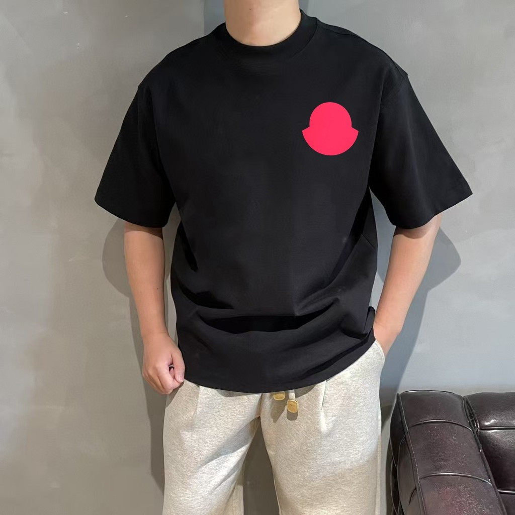 Moncler/Mengkou/6XL/2026 สไตล์ใหม่รอบคอแขนสั้นเสื้อยืดคู่สไตล์ผู้ชายขนาดใหญ่ฤดูใบไม้ผลิฤดูใบไม้ร่วงค