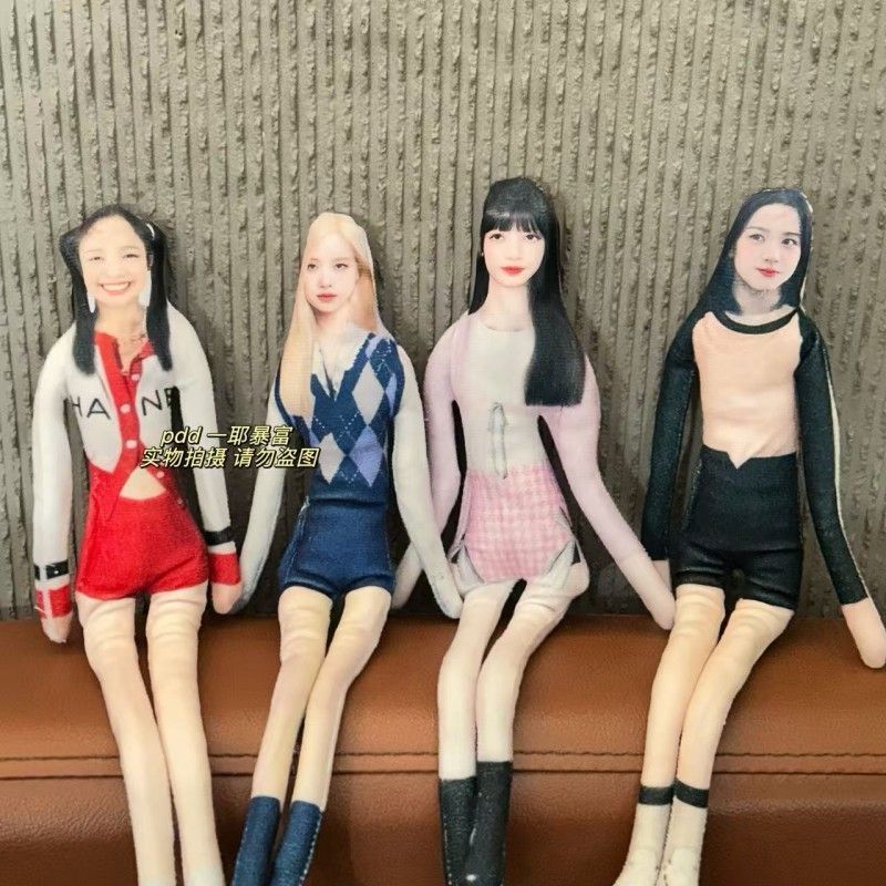 Blackpink 老干Lisa Jinsoo Jinsoo Jin Jesoo Jinpplei Jeonillow Rose 老干blackpink Mouse Jerky Lisa Kim Ji