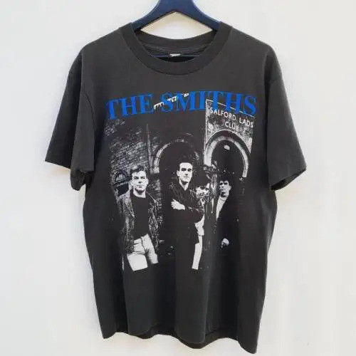เสื้อยืดผู้ชายและผู้หญิง ลายวงดนตรี Smith Band วินเทจ Salford Lads Club ยุค 80s เสื้อยืดวงดนตรีร็อกท