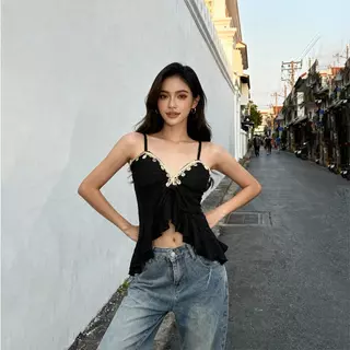 pitluเสื้อท็อปสายเดี่ยวV-neckประดับหอยสีดำ/ครีมขนาดS-XLผ้าฝักบัวเสื้อผ้าผู้หญิงเหมาะท่องเที่ยวชายหาด