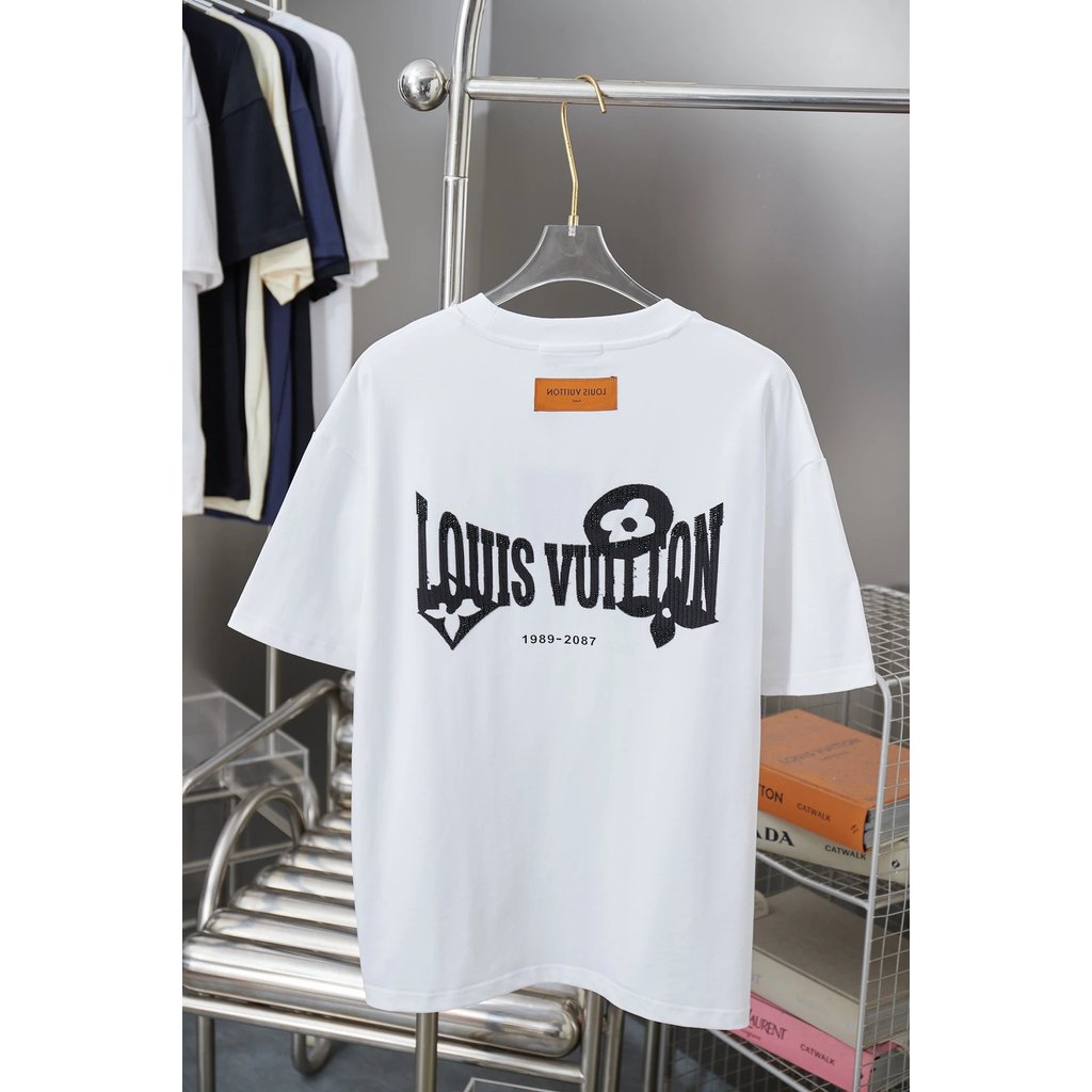 รุ่น V Hot Diamond Letter ผ้าขนหนูปักโลโก้ High-End Feeling แฟชั่น All-Match Casual สบายรอบคอ Heavy 