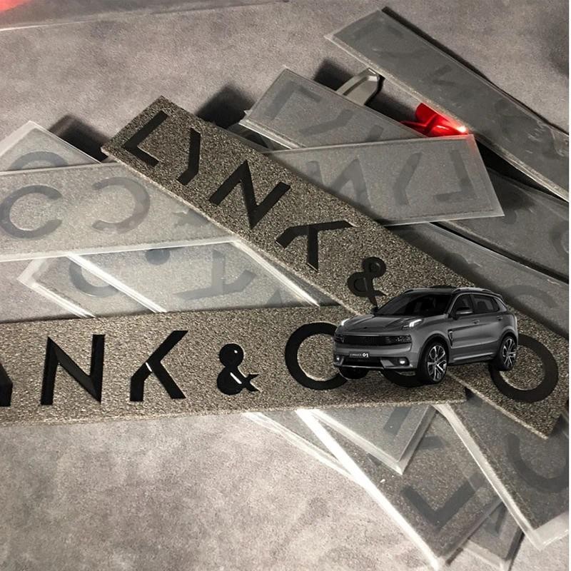 รถด้านหลังคําตัวอักษรเปลี่ยนป้ายสัญลักษณ์ Decals สติกเกอร์สําหรับ Lynk & Co 01 03 05 06 AWD โลโก้ Re