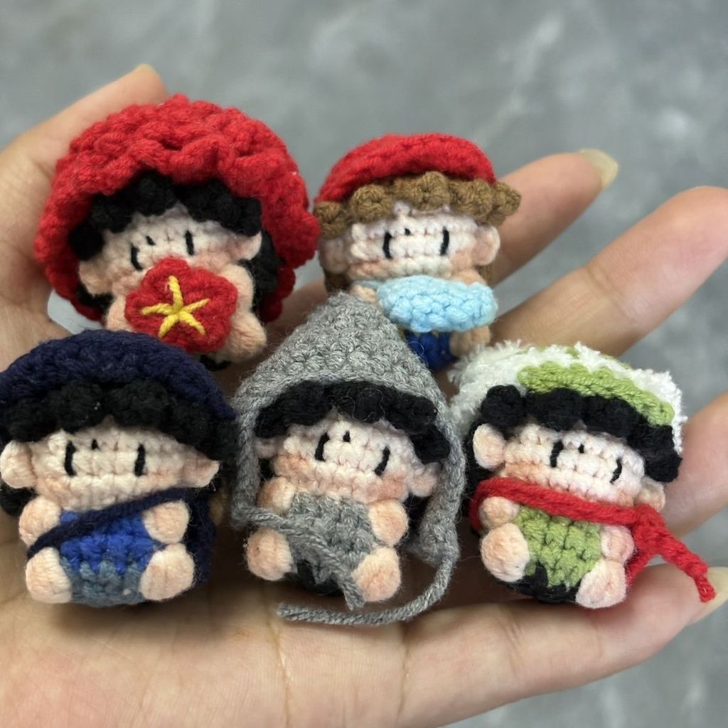 พร้อมสต็อกผลิตภัณฑ์สําเร็จรูป Handmade Qianxi โครเชต์ Yi Yang Qianxi Wei Yihang Gummy จี้พร้อมพวงกุญ