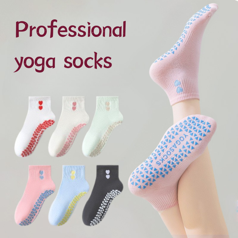 ถุงเท้าโยคะมืออาชีพ พื้นหนาเทอร์รี่ ออกแบบมาเพื่อลดแรงกระแทกและป้องกันการเลื่อน
