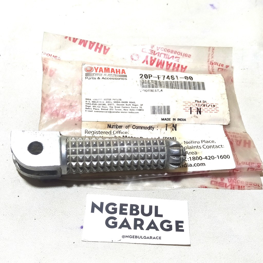 พักเท้าหน้าขวา R15 V2 V3 MT15 XSR XABRE YAMAHA ORI 20P F7461 00