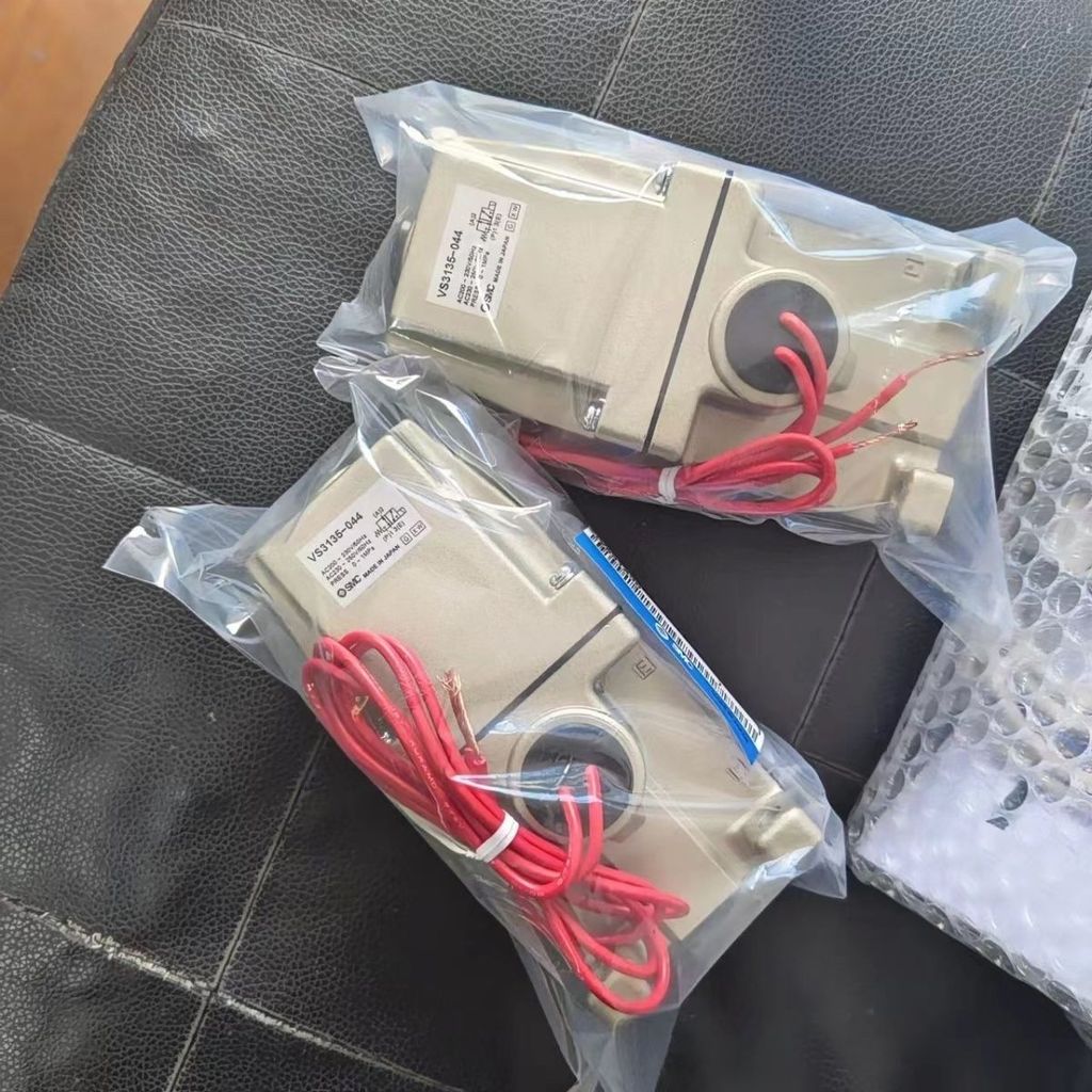 SMC Solenoid Valve VS3135 VS3145 VS3245 Series 24V 220V Original Japan
