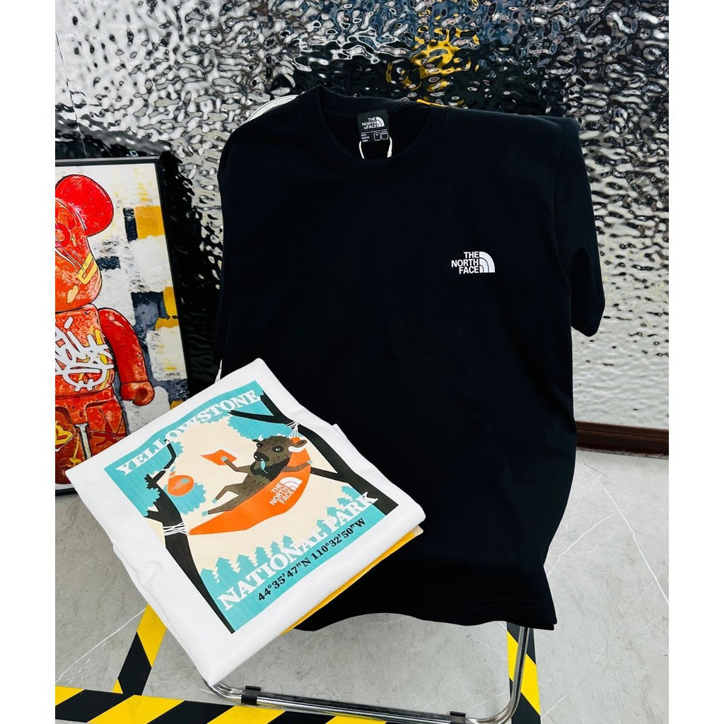 THE NORTH FACE สไตล์ใหม่ สำหรับไซซ์ใหญ่ 6XL เสื้อยืดแขนสั้นรอบคอ ออกแบบตัวอักษรสีสันสดใส เหมาะกับทุก