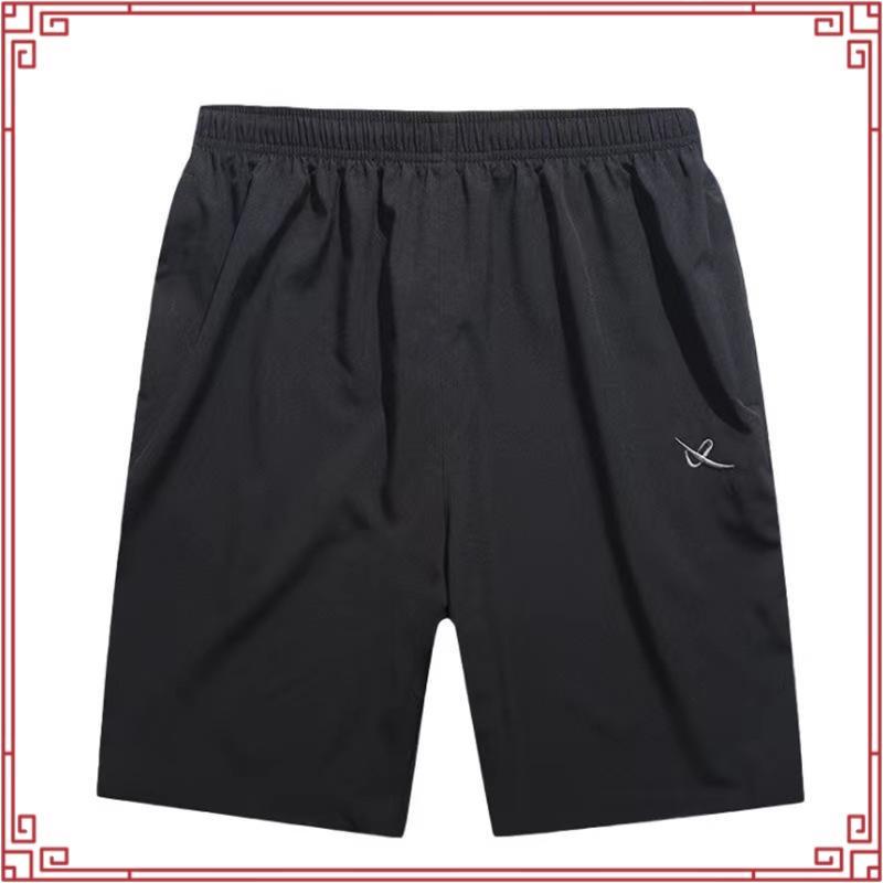 PUMA BASICS - กางเกงขาสั้นทอ RAD/CAL สำหรับผู้ชาย สีดำ - 67970401