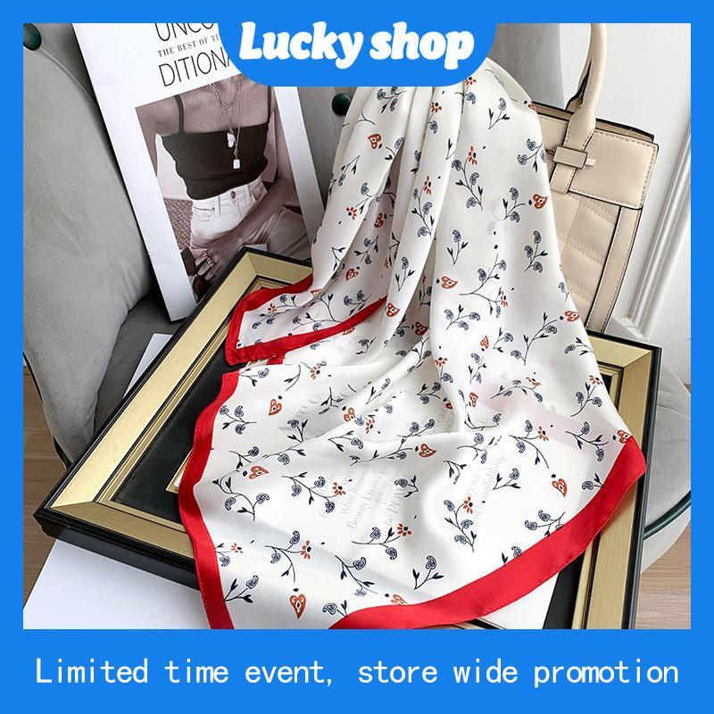 ผ้าพันคอไหมทรงสี่เหลี่ยม ผ้าพันคอผ้าโพกหัวลายตารางหมากรุกลายดอกไม้ ขนาด 70x70 ซม. Dynamic and Easy t