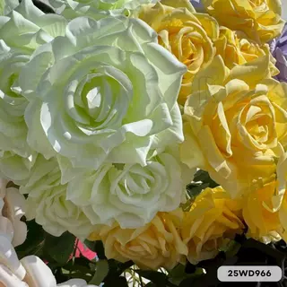 กุหลาบโลลิต้า 9 ก้าน 9 ดอก ช่อสูง 42 cm. หน้าดอก 9 cm.