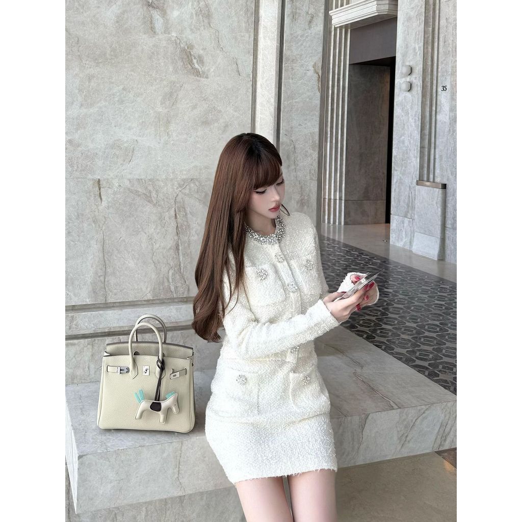 ตกแต่ง Elegant ฤดูใบไม้ร่วงฤดูหนาวกระโปรงภาษาฝรั่งเศสคําชุดครึ่งเพชร Classy fashion2025cod สไตล์ใหม่