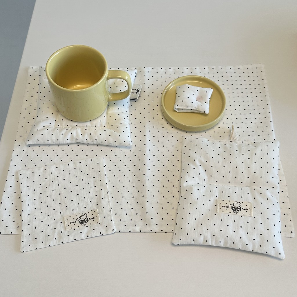 Polka Dot ins Placemat พื้นหลังภาพเสื่อตกแต่งร้านกาแฟ Coaster Simple Atmospheric Niche Design