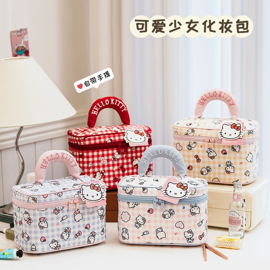 2026 ซานริโอ กระเป๋าเครื่องสําอางแบบพกพา Hello Kitty ความจุขนาดใหญ่กระเป๋าเก็บของมูลค่าสูงเดินทางแบบพกพากระเป๋าใส่อุปกรณ์อาบน้ํา