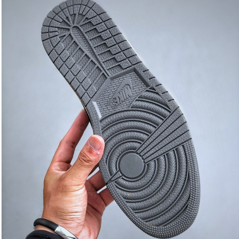 Travis SCOTT x Fragment Design x Air Jordan 1 Low OG SP CH6336-013 K3MD DMZR K6HL P0IZ