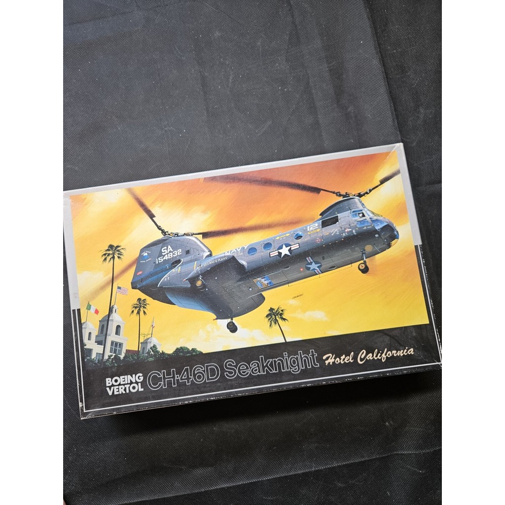 โบอิ้ง Vertol CH-46D Seaknight Hotel California Seaknight Helicopter Model, 1/72 Scale, Grey Body wi