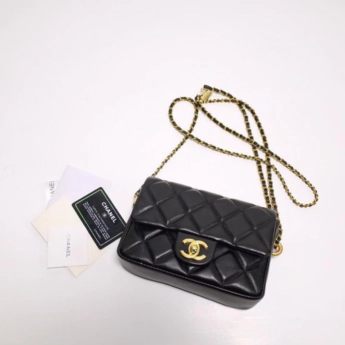 กระเป๋าเครื่องประดับคลาสสิก ชาแนล 21K เพชรสีทอง ขนาด 19 x 13 x 6 ซม.